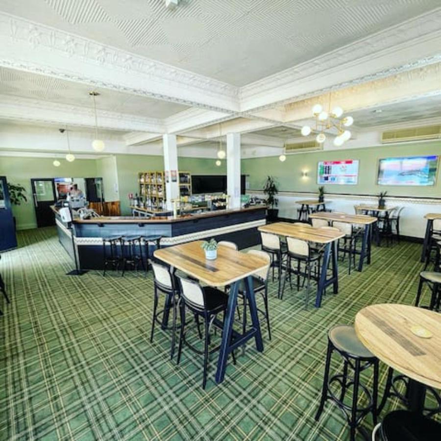 The Young Street Hotel Carrington Exterior foto